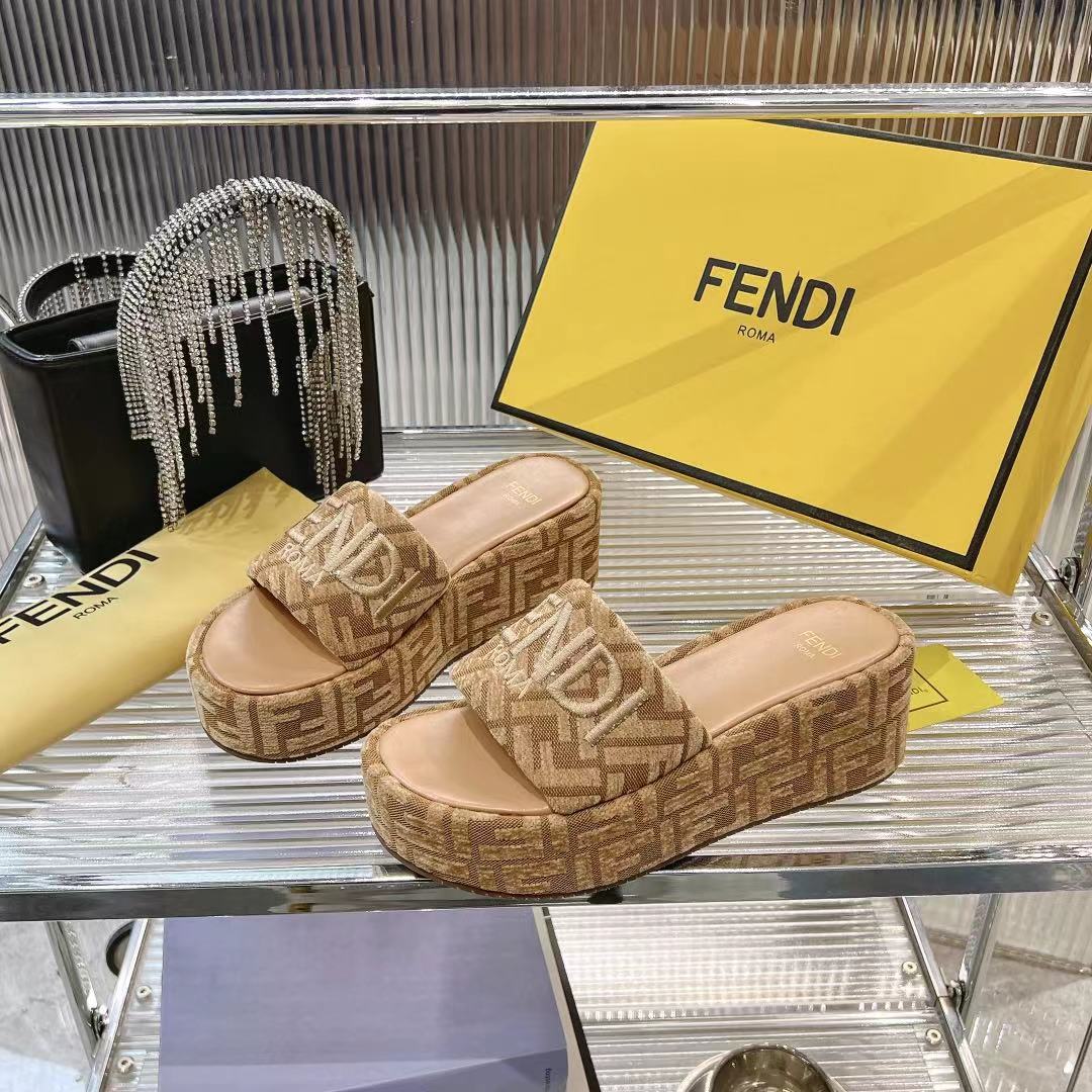 FD Fashion Thick-soled Slippers 0725030503