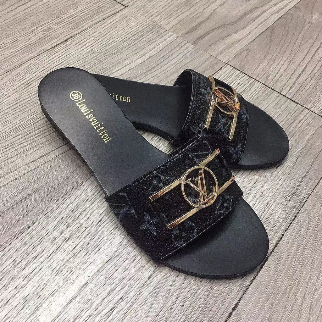 New Fashion Versatile Female Slippers 1024042404