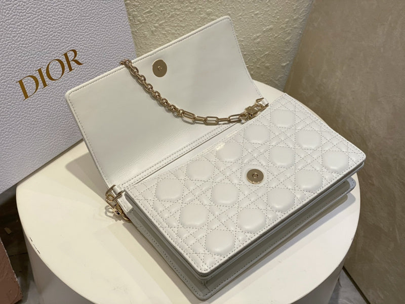 New leather handbags in five colors X083001