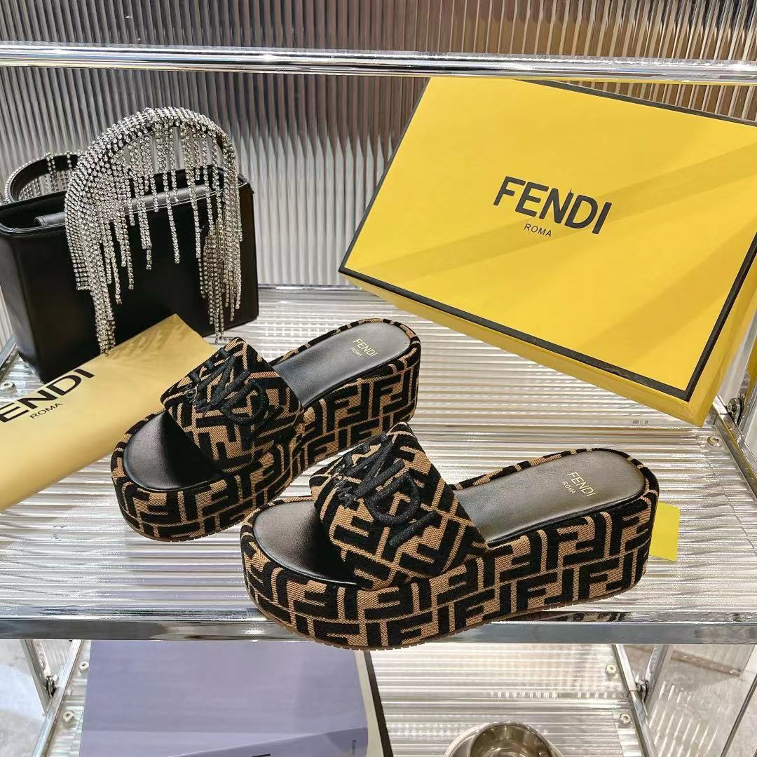 FD Fashion Thick-soled Slippers 0725030503
