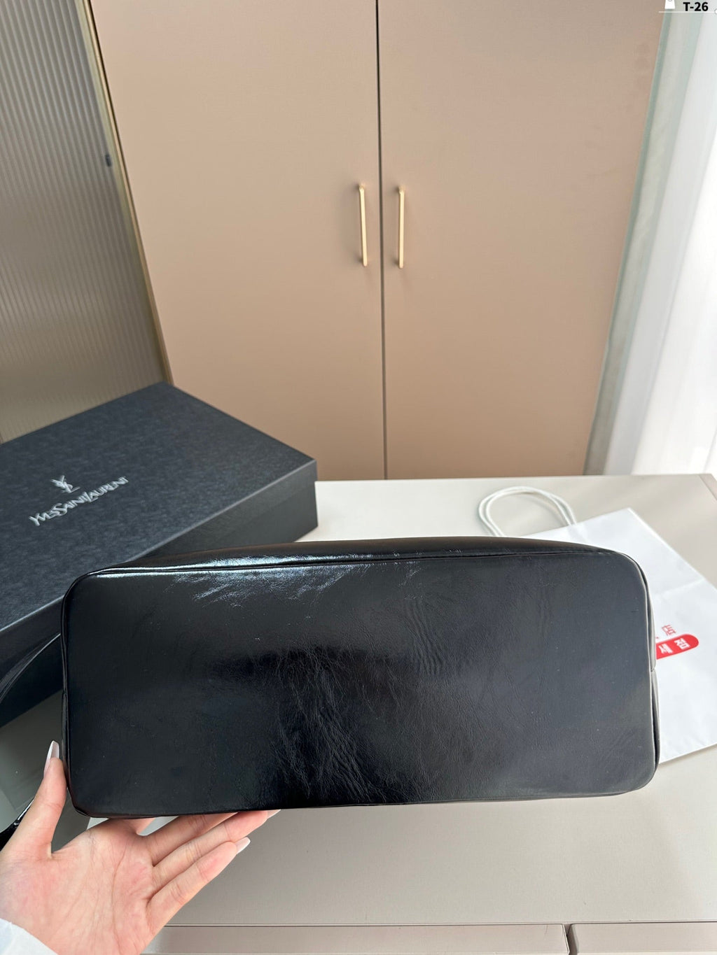 Y waxed leather black and silver underarm shopping bag 0724061208