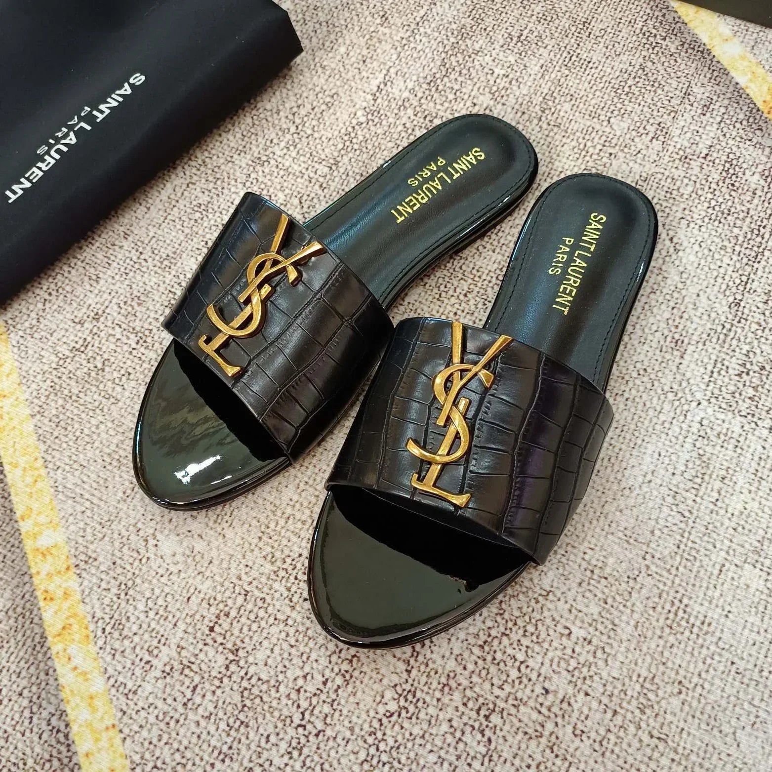 New Slippers Fashion Sandals 1024031124